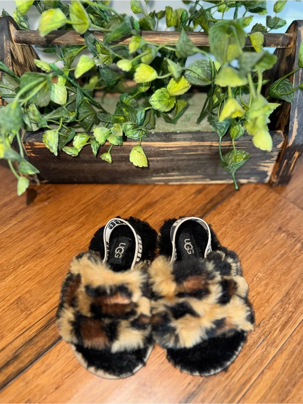 UGG Baby/Infant Leopard-Print Fluff Yeah Slide Spotty Slippers